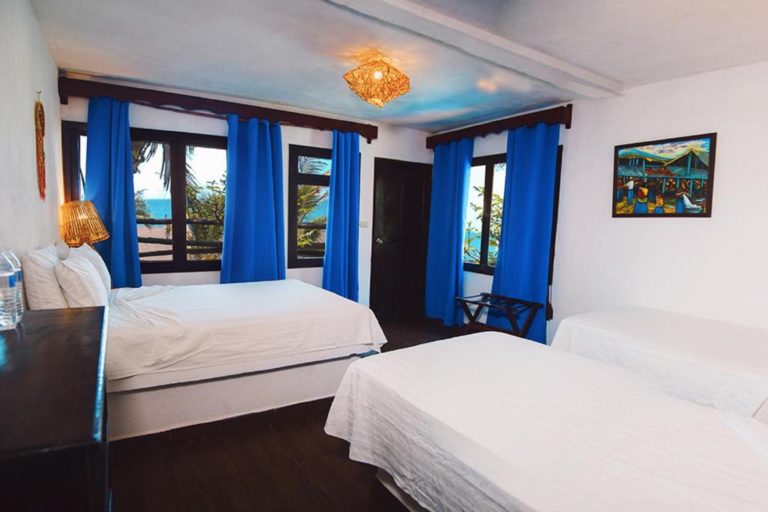 Habitación Cuádruple Con Vistas al Mar